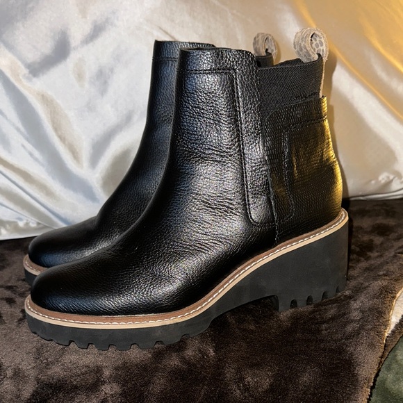 Dolce Vita Black Leather Ankle Booties - Picture 2 of 4